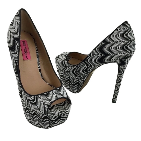 Betsey Johnson Sashh Platform Chevron Heels - Picture 1 of 7